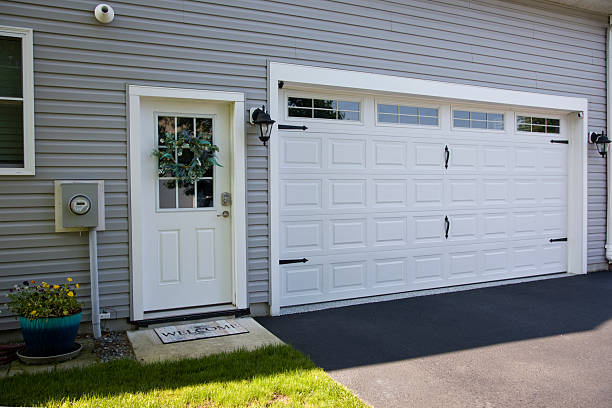 24/7 Emergency Garage Door Panel Replacement experts in Marshfield, WI